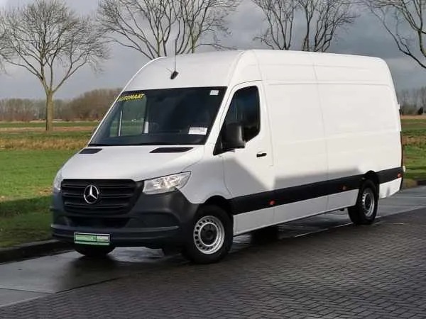 Mercedes-Benz Sprinter 319 CDI Image 2